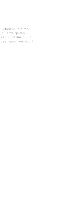 “Zeg nooit”

Tekst/muziek : Dennis Peirs /Will Tura
Producer : Steve Willaert
Distribiteur : Universal Music
Label: ARS

Geloof in ‘t leven
in liefde geven
een kind dat blij is 
daar gaan we voor!

zeg nooit,
een droom dat is toch maar een droom
die zal nooit in vervulling gaan
dat is te mooi om waar te zijn

zeg nooit,
oh nee, dat is te laat voor mij
misschien gaat zo je kans voorbij
en krijg je later heel veel spijt...
want wat voorbij is, is voorbij

maar blijven dromen
de dag zal komen
dat de zon weer opgaat
dat het leven klaar staat
voor een nieuw begin!
geloof in ‘t leven
in liefde geven,
een kind dat blij is
daar gaan we voor!

zeg nooit
als morgen alles tegenslaat
ik geef het op, ten einde raad
er is niemand die mij verstaat...

zeg nooit,
ik ben daarvoor toch veel te oud
da’s niks voor mij, dat is voorbij
want ware liefde kent geen tijd.
zeg daarom nooit, nee nooit!

refr.

geloof in jezelf want je hebt zoveel gekregen
je kunt meer dan je denkt als je maar weet wat je wil

refr.

